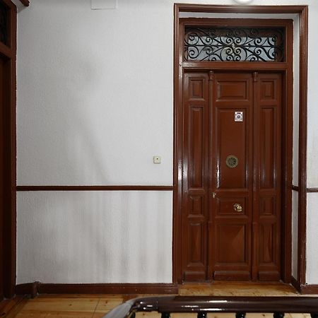 Numa Madrid Luna Luaran gambar