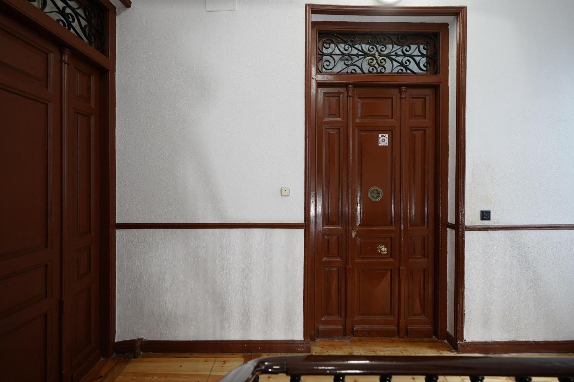 Numa Madrid Luna Luaran gambar